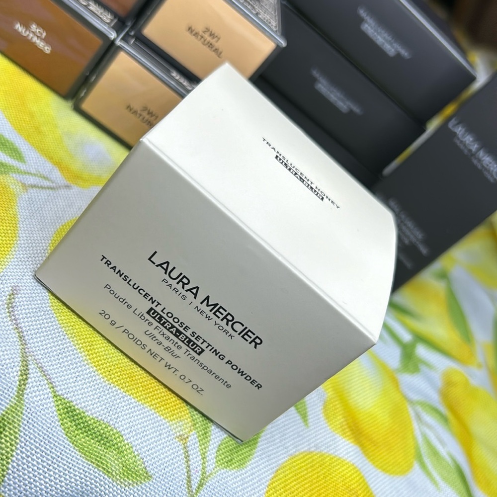 Laura Mercier translucent loose setting powder honey